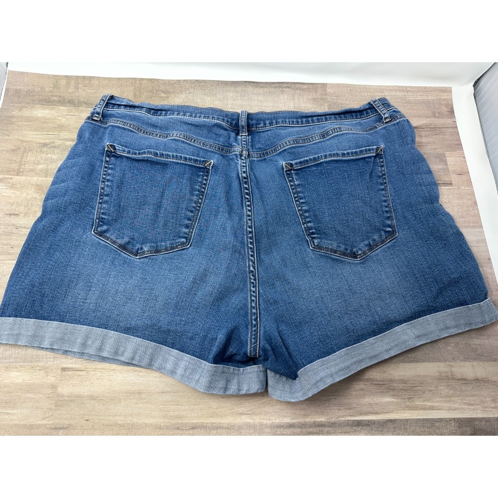 A.n.a Jean Shorts Size 18 High Rise Shorty Medium‎ Wash 3.5" Inseam Cuffed EUC - Picture 2 of 10